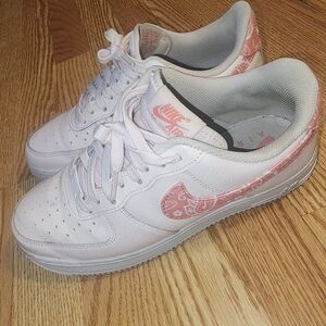 Nike White and Pink Sneakers